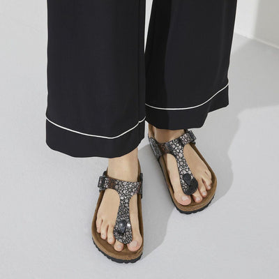 Birkenstock Gizeh Birko-Flor in Metallic Black
